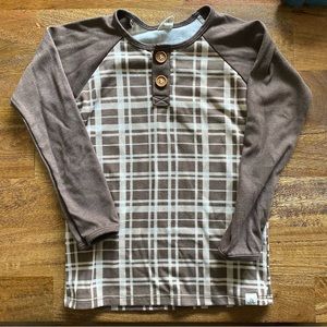 Lulu & roo Long sleeve button tee